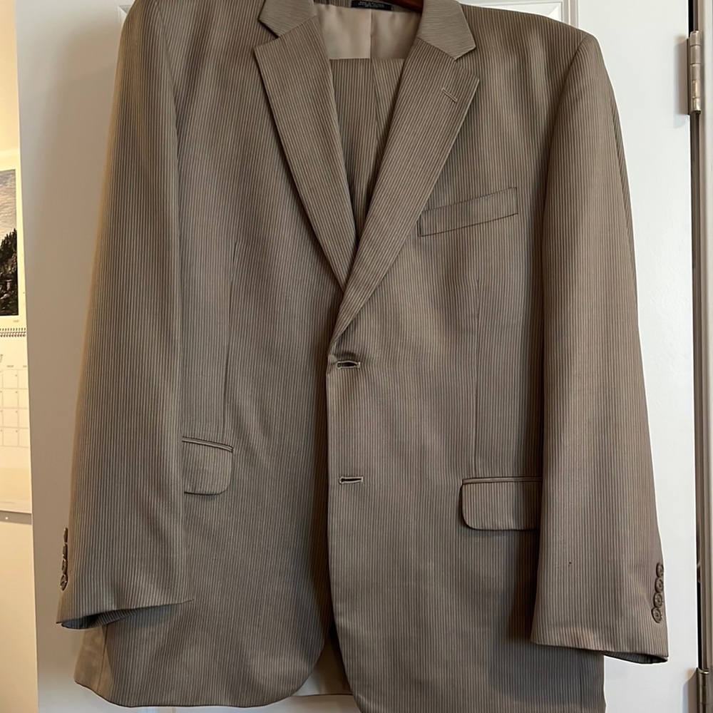 Excellent deal on used men’s suit